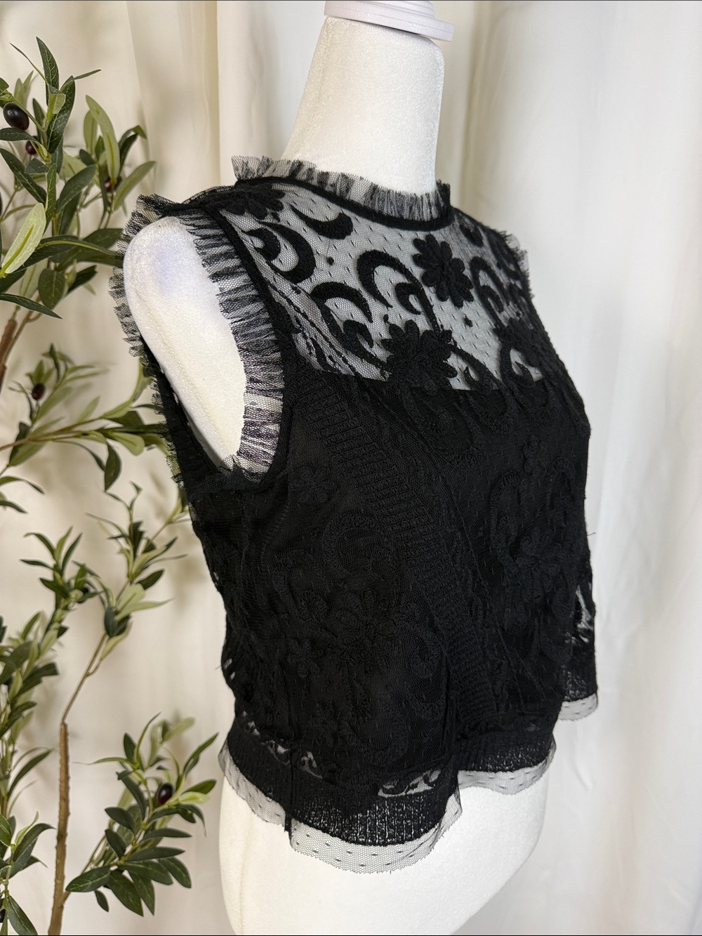 Zara Trafaluc Collection Black Sheer Lace Appliqué Sleeveless Camisole Sz M (T4) - Picture 2 of 8